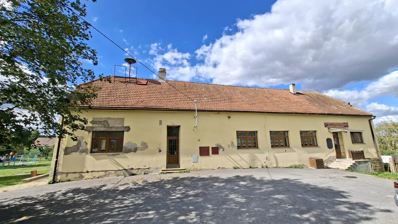 Kulturní dům – Kulturní dům / divadlo, Salavice