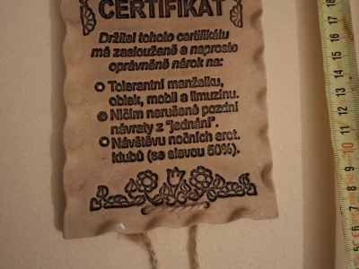Hliněná tabulka žertovná – Daruji